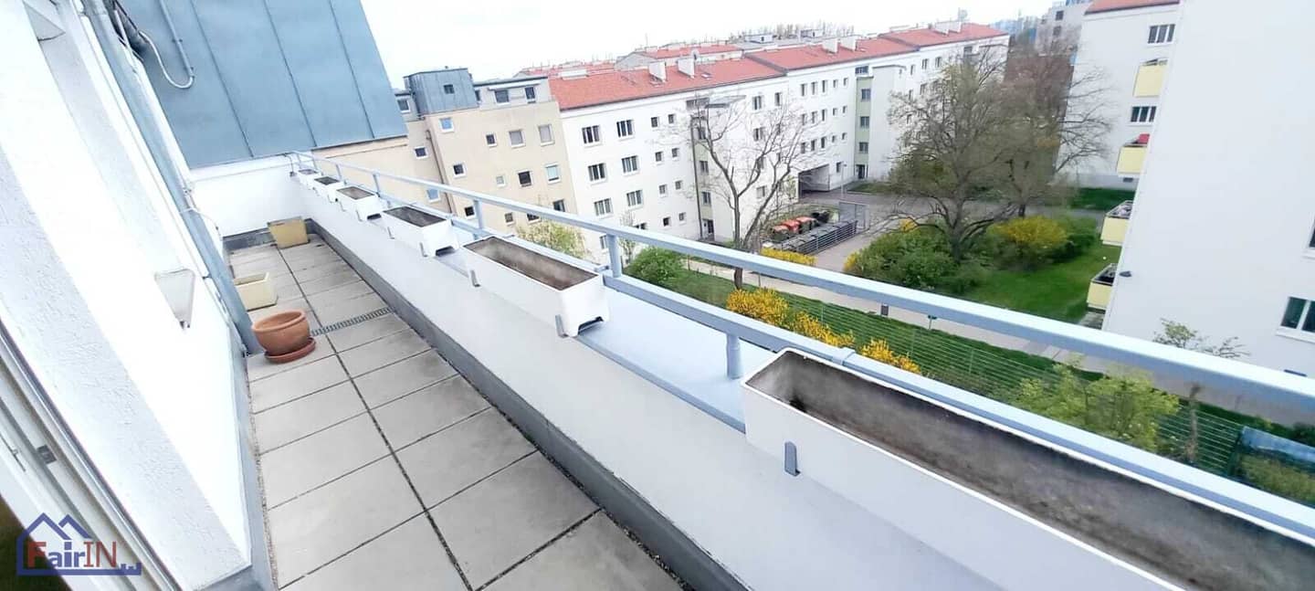 Sunny newly built apartment with two terraces and 2 to 3 rooms with lots of potential