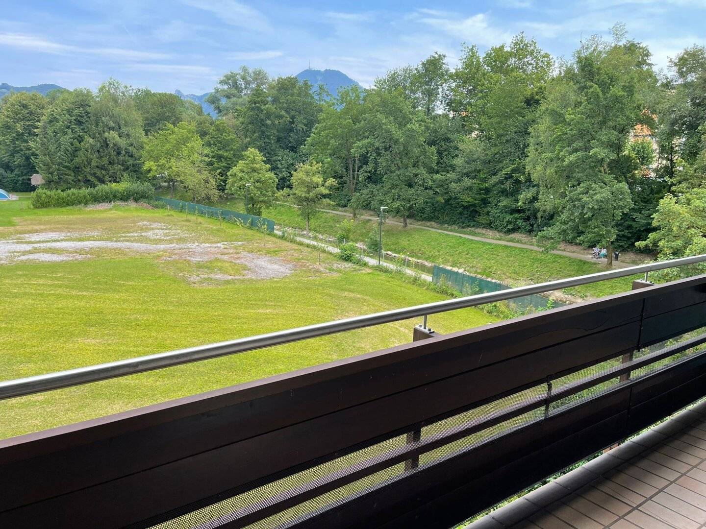 Charming 2-room apartment in Salzburg with loggia and garage: your new home