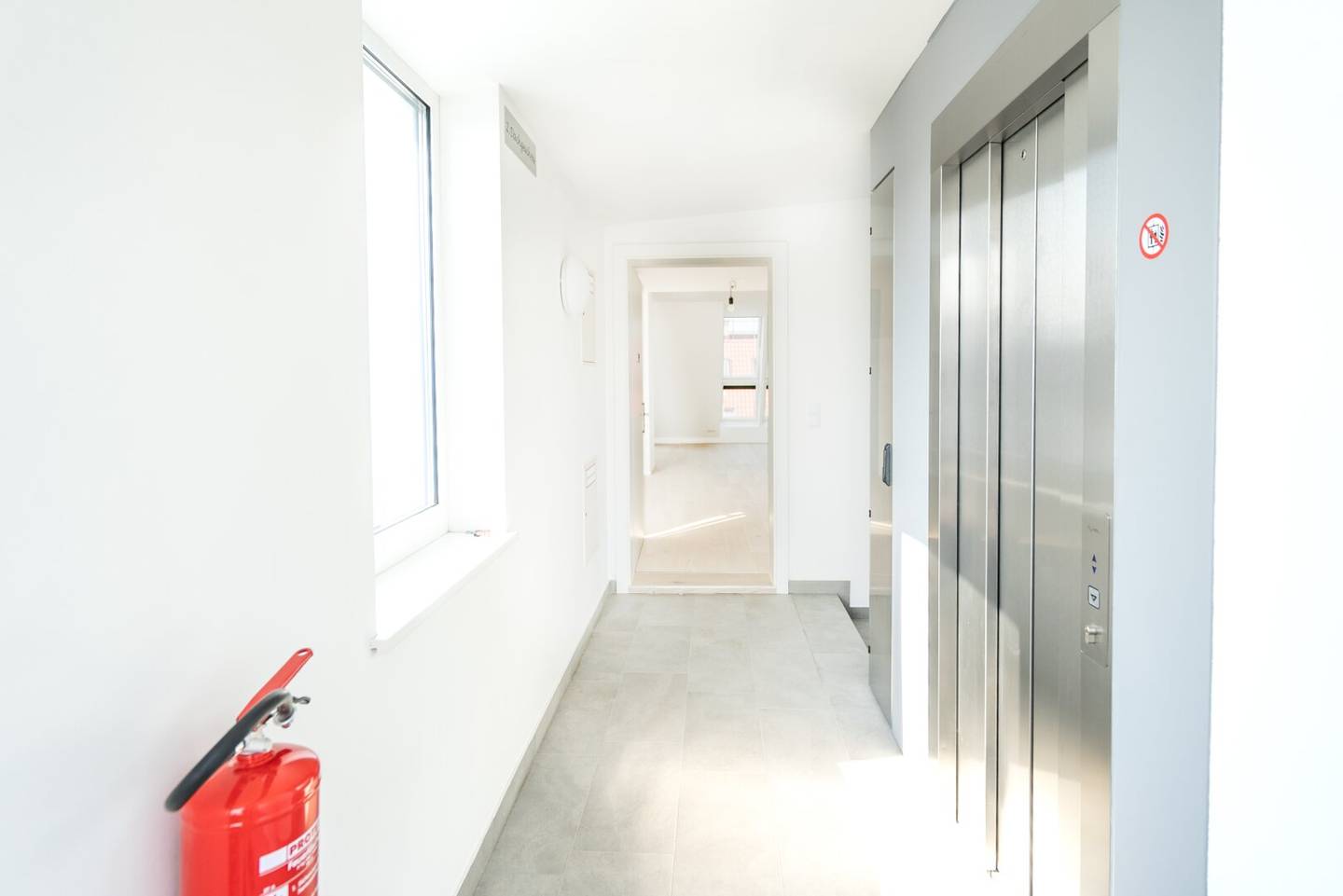 Dreamlike penthouse in 1050 Wien: 3 rooms, terrace, pure luxury! Bidding procedure starting price € 750,000