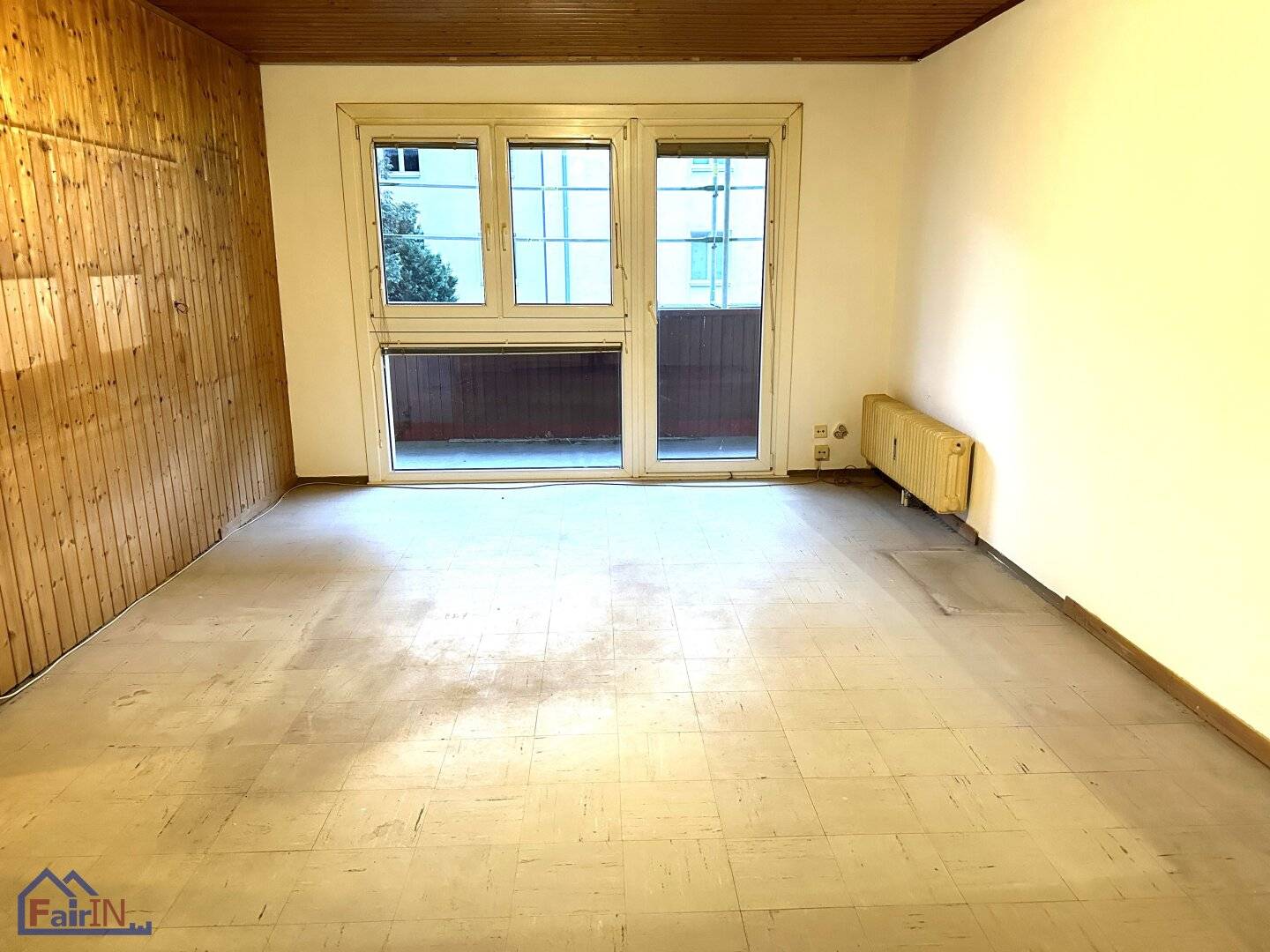 Quick viewing Generous 3 room apartment with loggia in 1230 Vienna, in need of renovation, suitable for flatsharing
