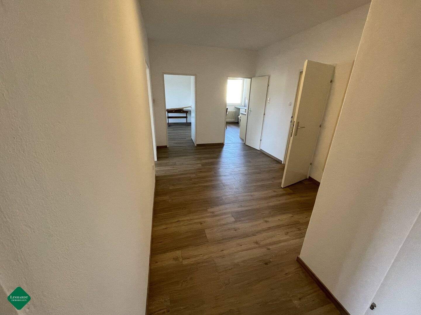 3 Zimmer-Eigentumswohnung in Top-Zustand inkl. Einbauküche (Neue Fassade und Fenster)