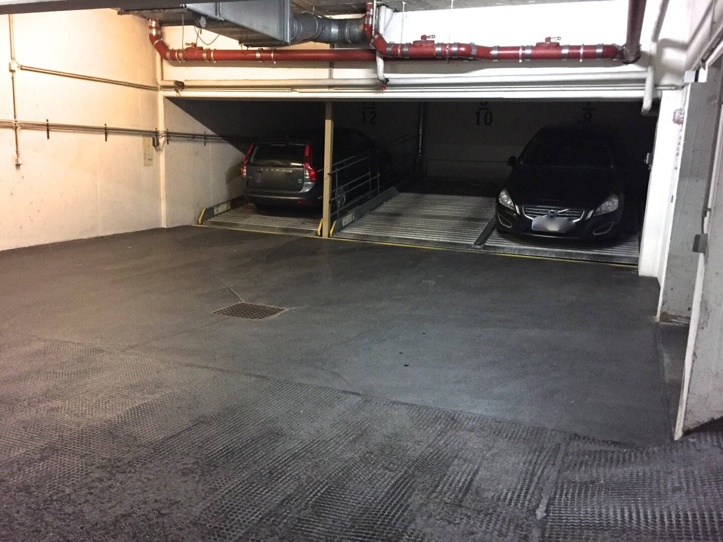 Lift platform parking space for small city cars near Bacherpark