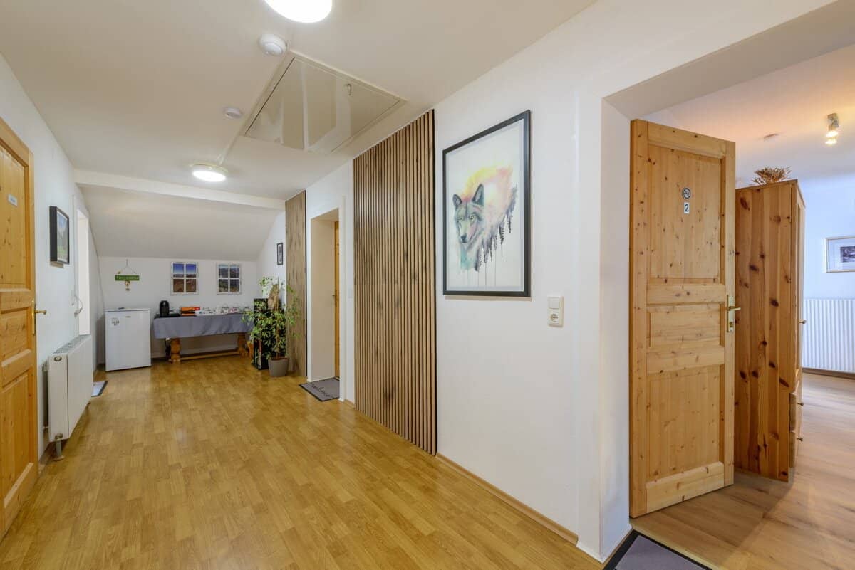 Leben, wo andere Urlaub machen – Haus mit Seeblick & Gästezimmer