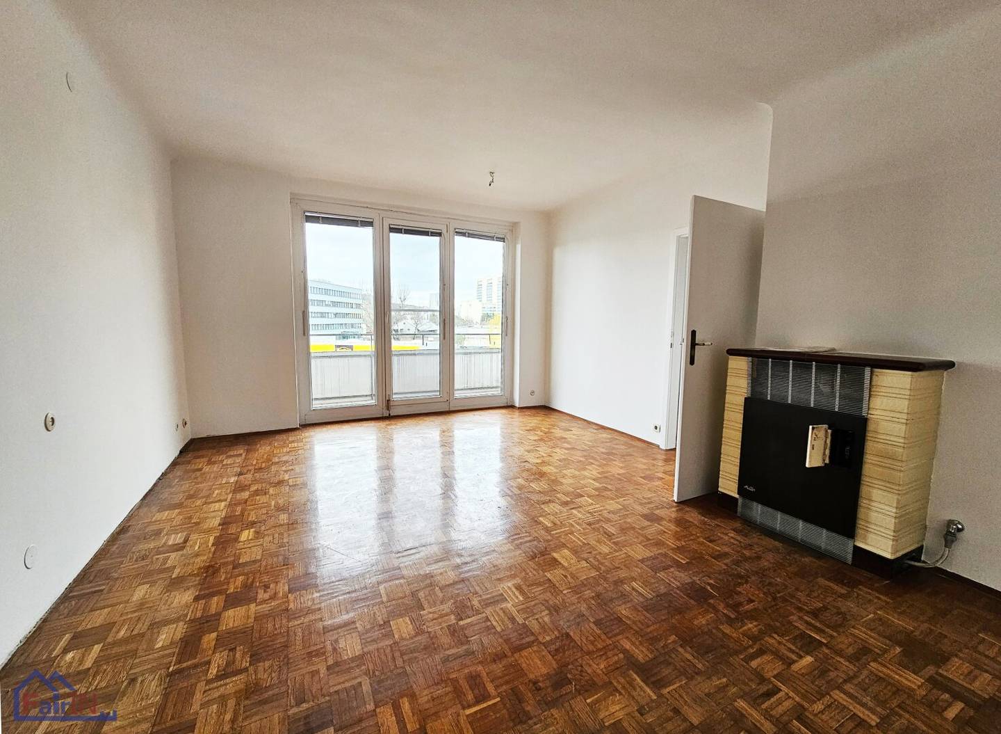 Quick viewing Charming two room apartment with loggia and elevator in 1200 Wien top price commission free