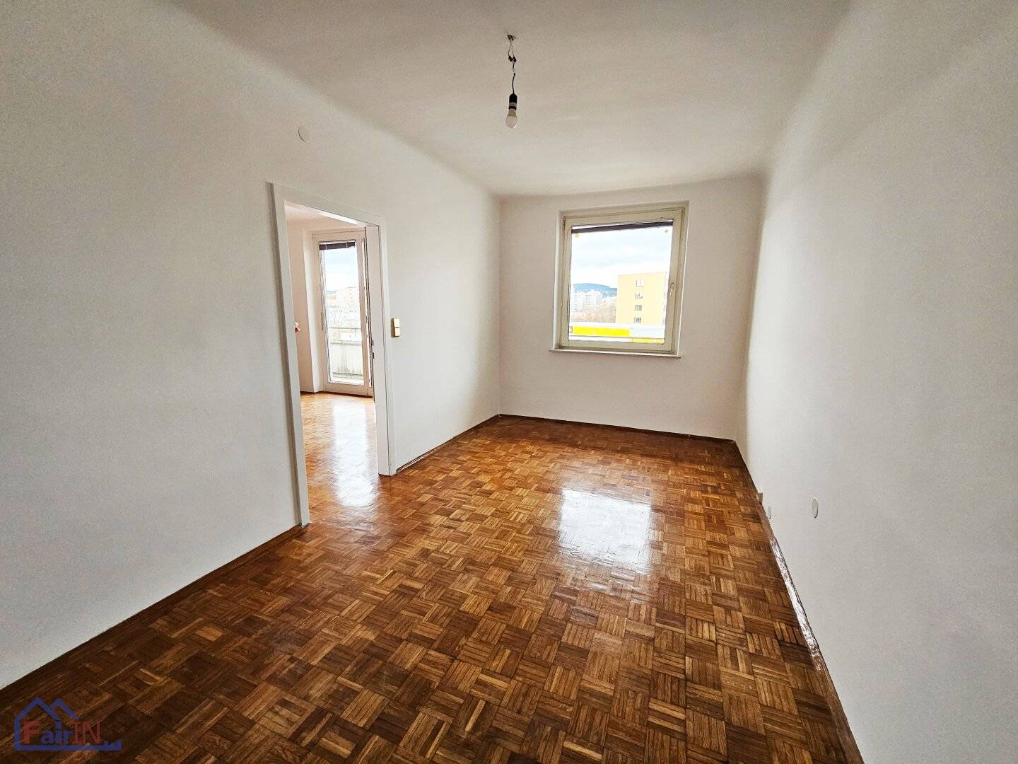 Quick viewing Charming two room apartment with loggia and elevator in 1200 Wien top price commission free