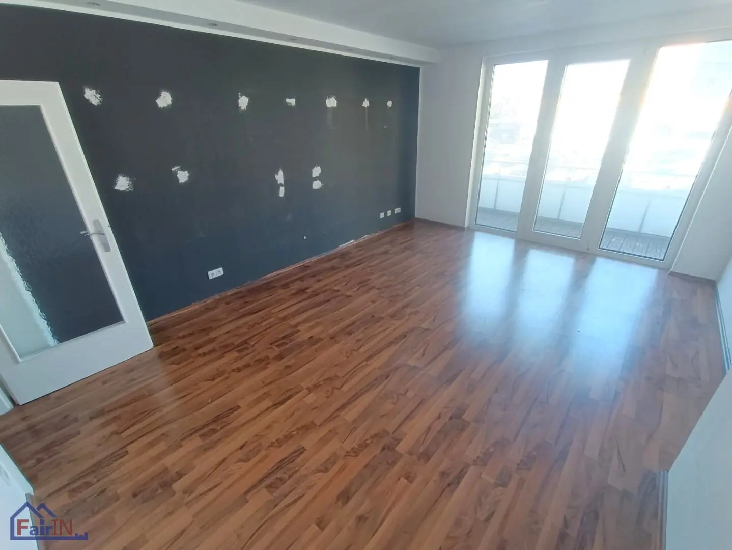 Quick viewing Charming two room apartment with loggia and elevator in 1200 Wien top price commission free