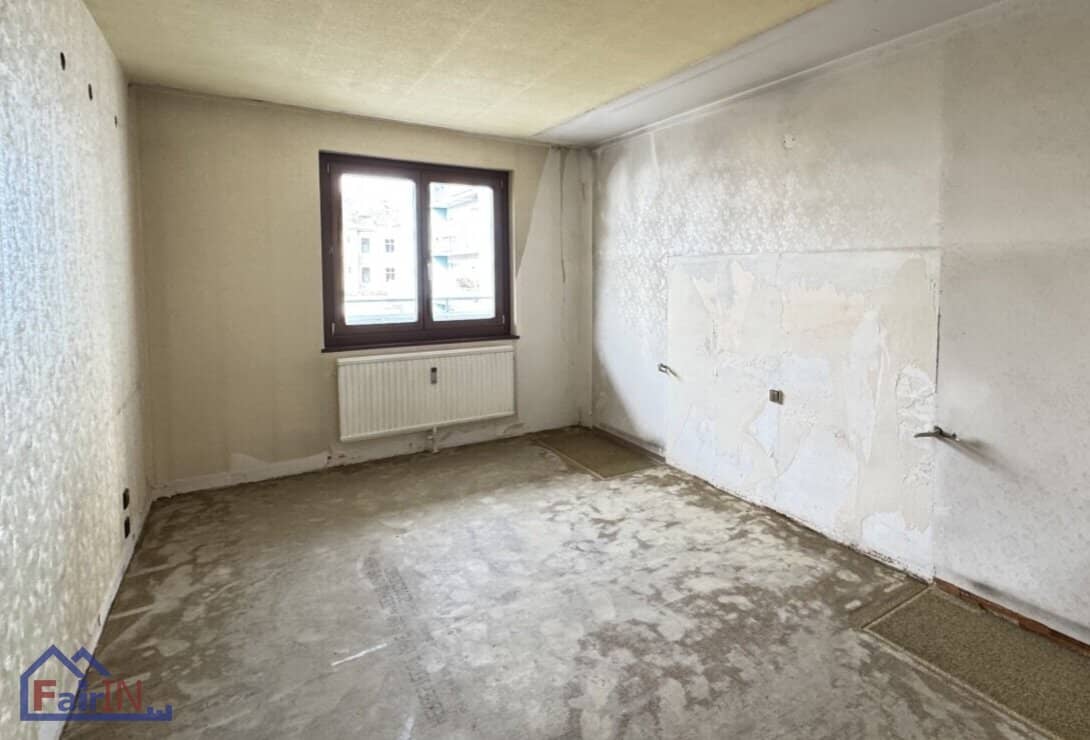 Charming three room apartment with loggia and elevator near the subway in 1200 Vienna needs renovation