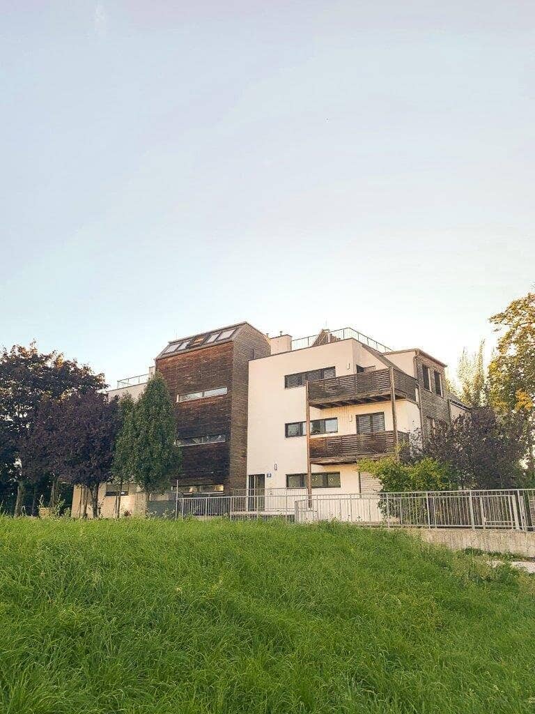 Wonderful 3 room apartment with 2 balconies in quiet location