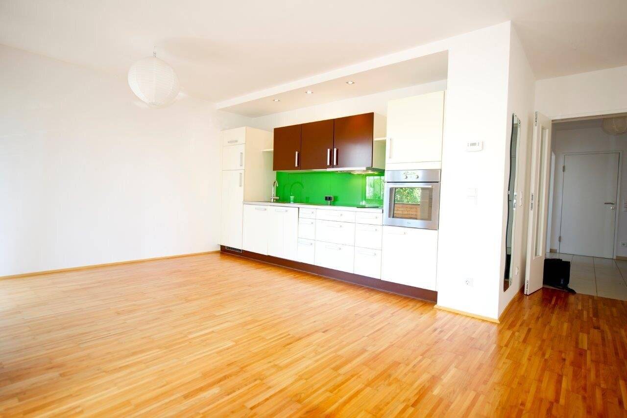 Wonderful 3 room apartment with 2 balconies in quiet location