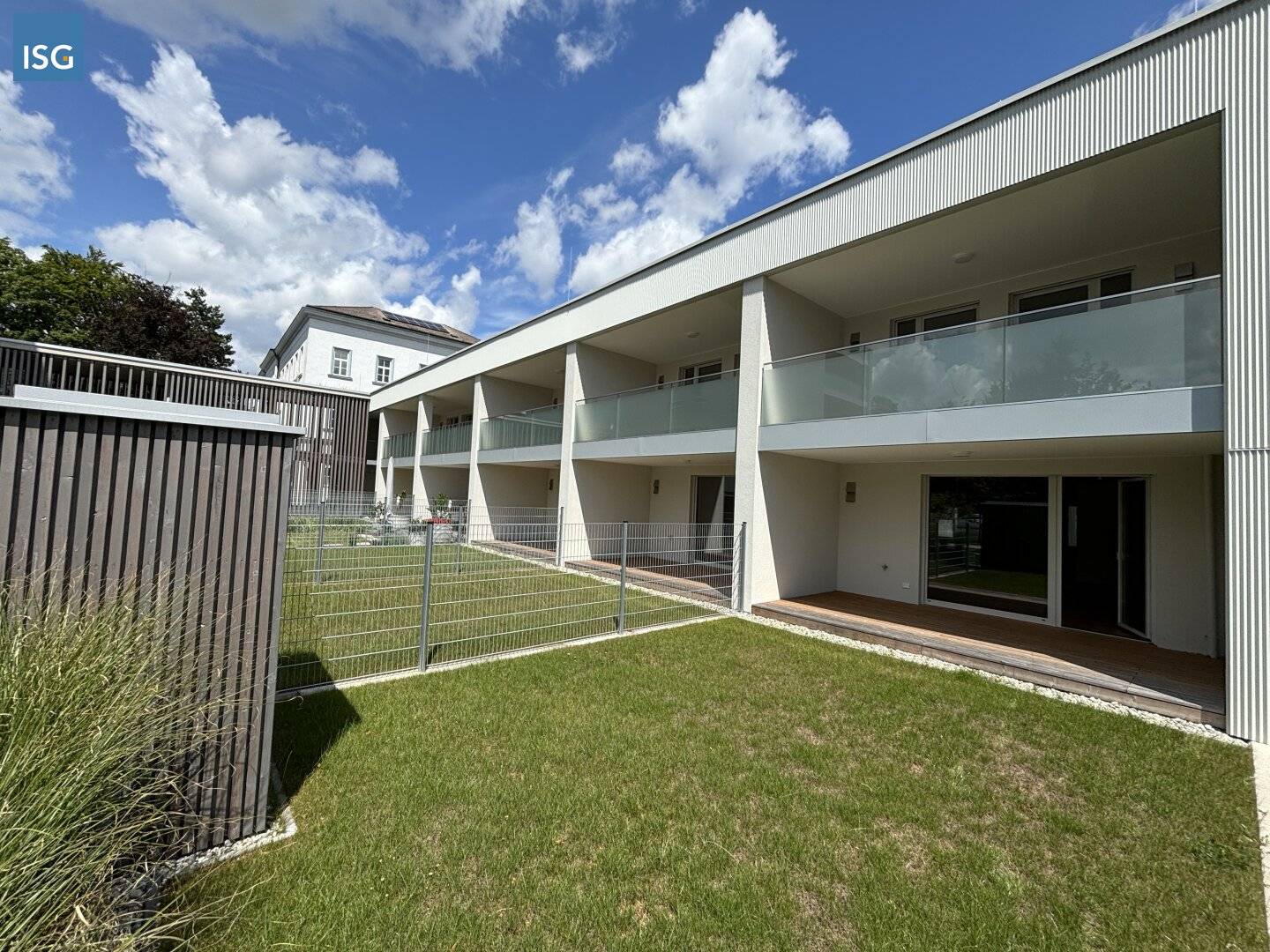 REIHENHAUS-CHARAKTER - TOP18 - exklusiv, provisionsfrei, 4-Zimmer Neubau in Bestlage inkl. Eigengarten