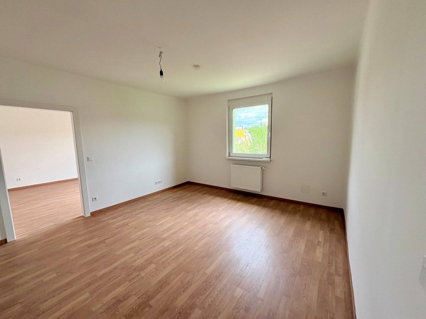 Erstbezug nach Sanierung | 2 Zimmer | kleiner Balkon |