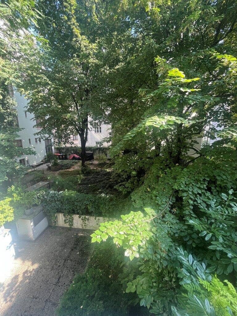 Enchanting, thoroughly renovated 2 room apartment and car parking space in a top location of the 4th district