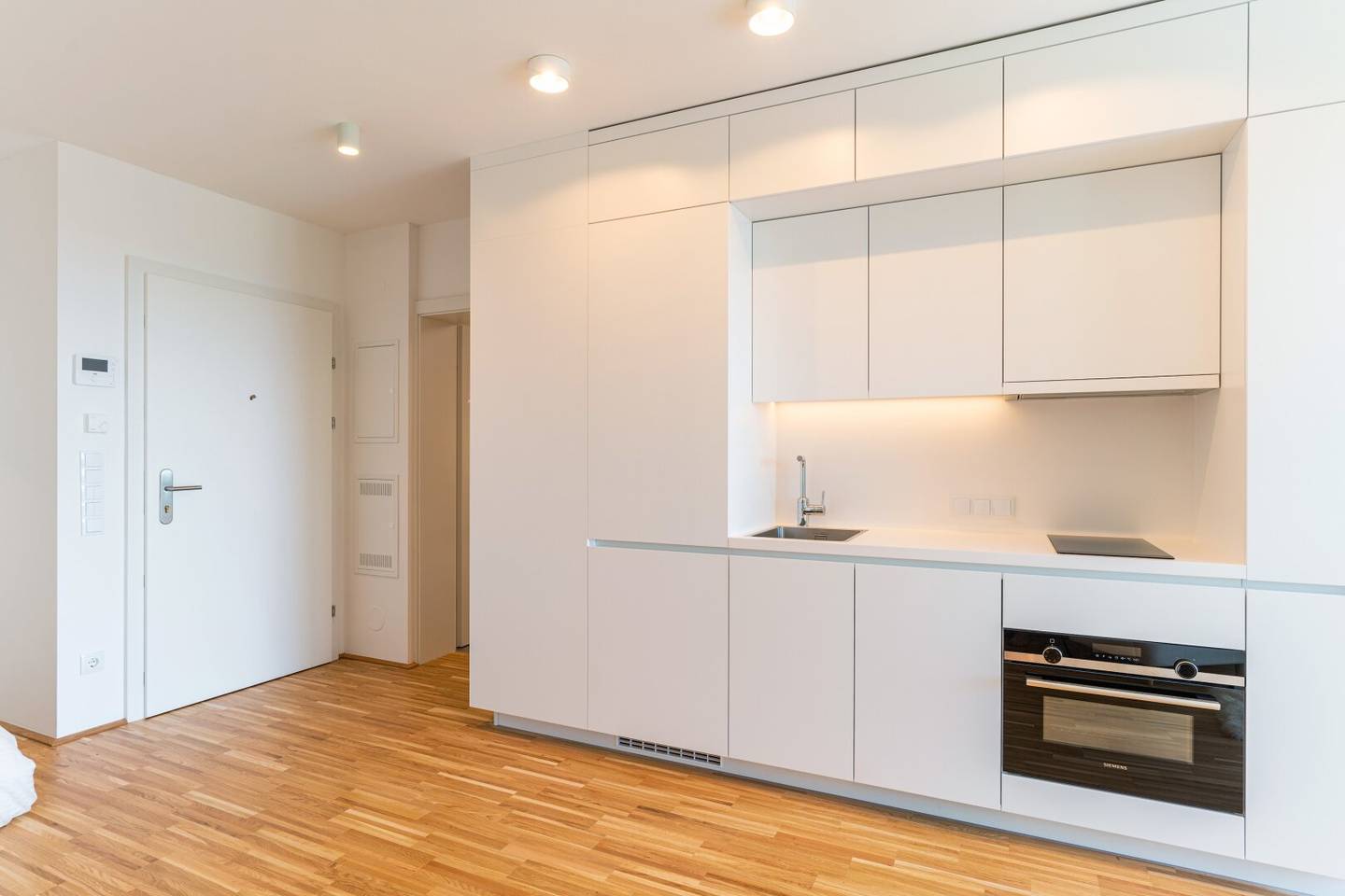Heating, electricity, Internet + TV &amp; fitness included! Serviced Apartment in the TABA Tower! Leased Serviced Apartment in the TABA Tower, no that should be corrected.