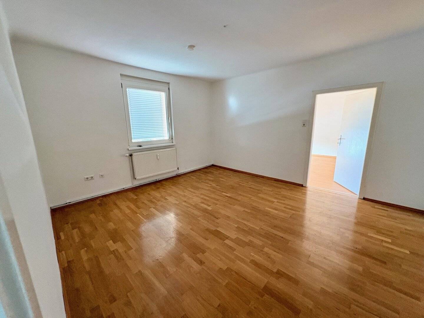 2 Zimmer | kleiner Balkon