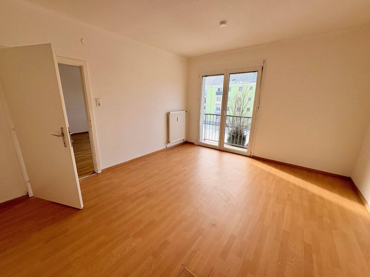 2 Zimmer | kleiner Balkon