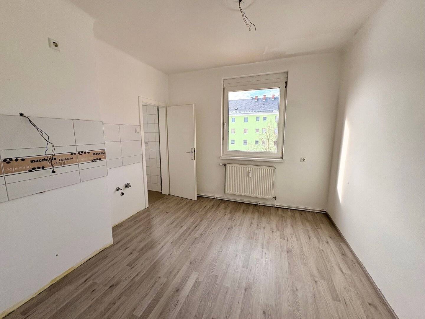2 Zimmer | kleiner Balkon