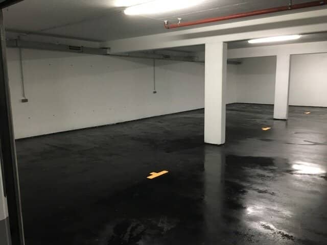 Drivable warehouse space (282 m²) with perfect layout and low operating costs - directly at Westbahnhofhtt?I could not finish this due to a malformed input.