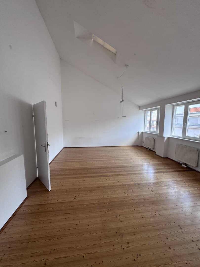 Charming 2-room apartment with terrace in 1110 Wien well maintained and top equipped