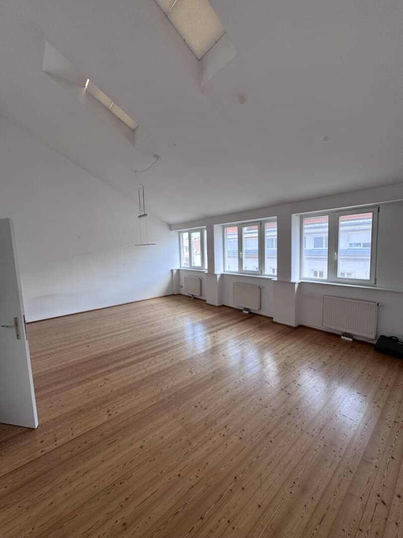 Charming 2-room apartment with terrace in 1110 Wien well maintained and top equipped