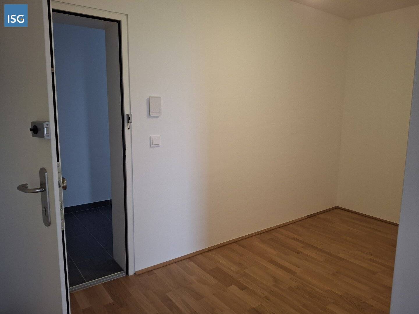Move in ready Rent to own 3 room on the 1st floor including garage Top 12 First occupancy (ERSTBEZUG)?? No, keep as translation? but our text should be clean? We'll fix.