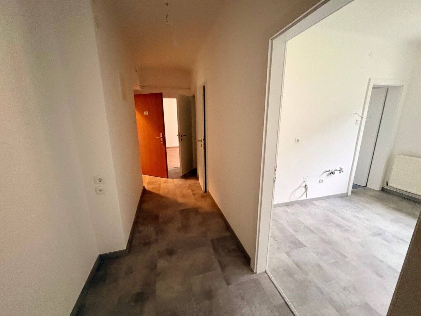 Erstbezug nach Sanierung -  2 Zimmer - gefördert