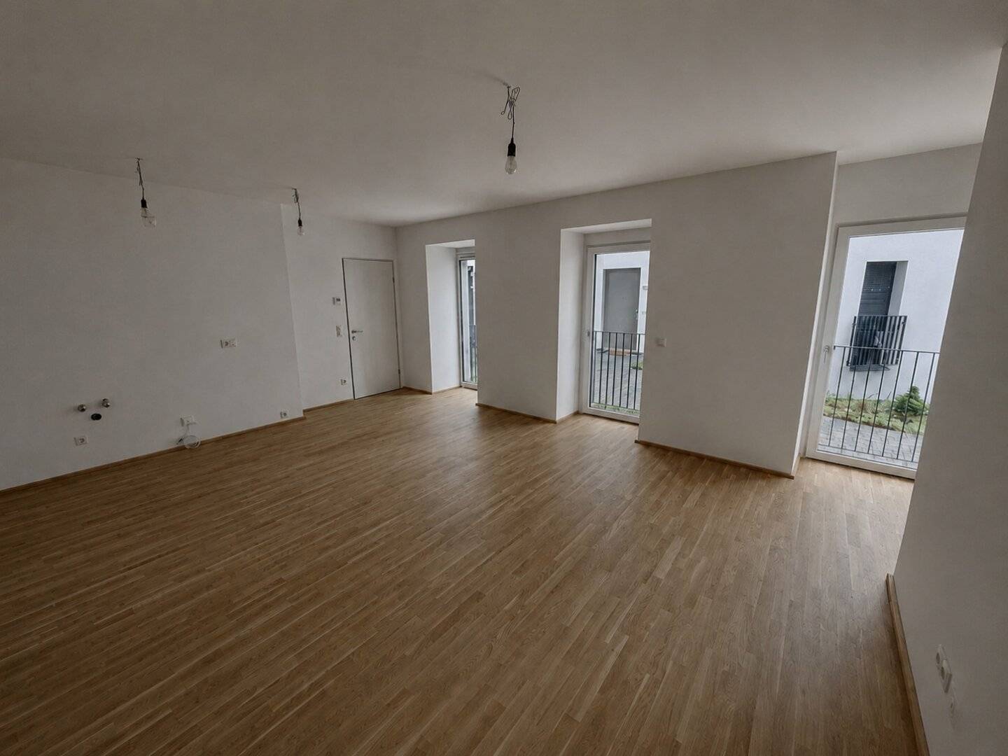 First occupancy Beautiful two room apartment on the ground floor in the inner courtyard 56 m² with underfloor heating and cooling and subway proximity in 1180 Wien