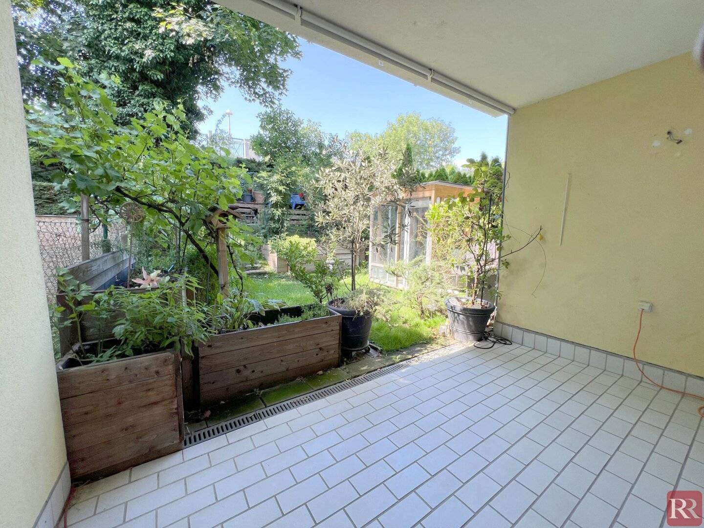 Große Gartenwohnung in ruhiger Lage inkl. TG-Stellplatz