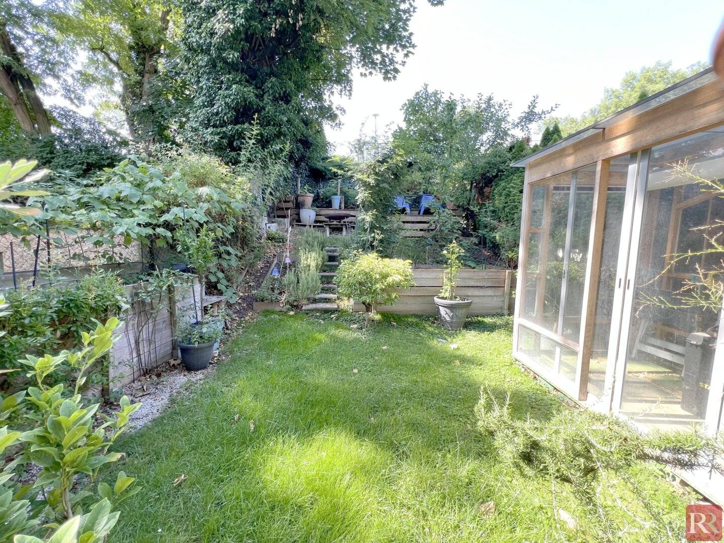 Große Gartenwohnung in ruhiger Lage inkl. TG-Stellplatz