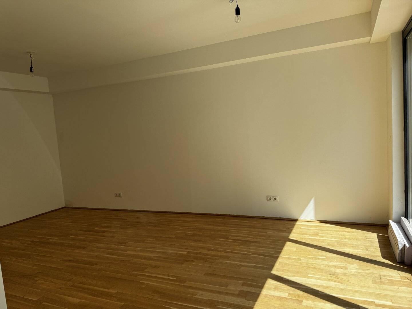 Erstbezug- Nähe AKH -  57 m2 Büro/Ordi/Praxis (2 Zimmer / 2 Eingänge) Top 43.1.1