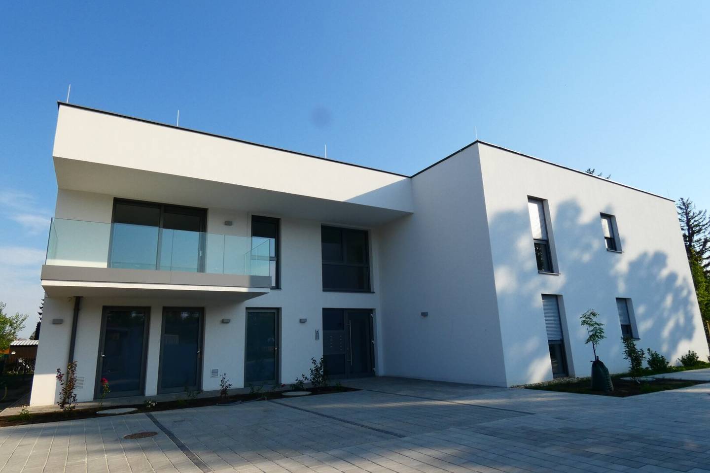 New build apartment south terrace with private garden and green view