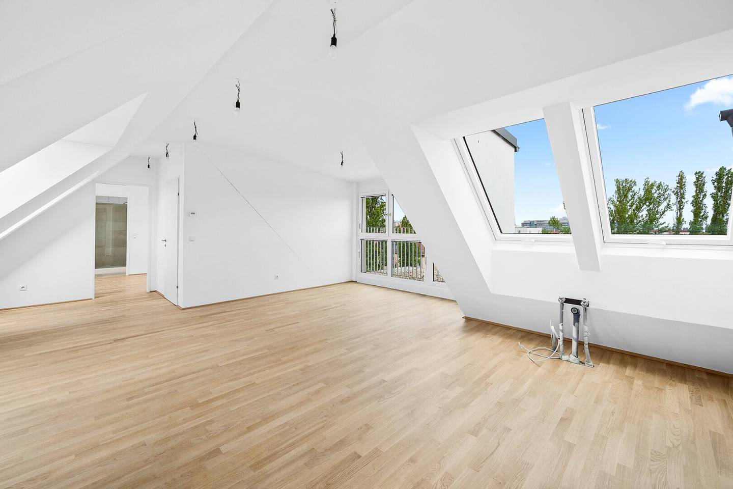 Generously laid out two room attic apartment with terrace (Top 53) including underground garage space