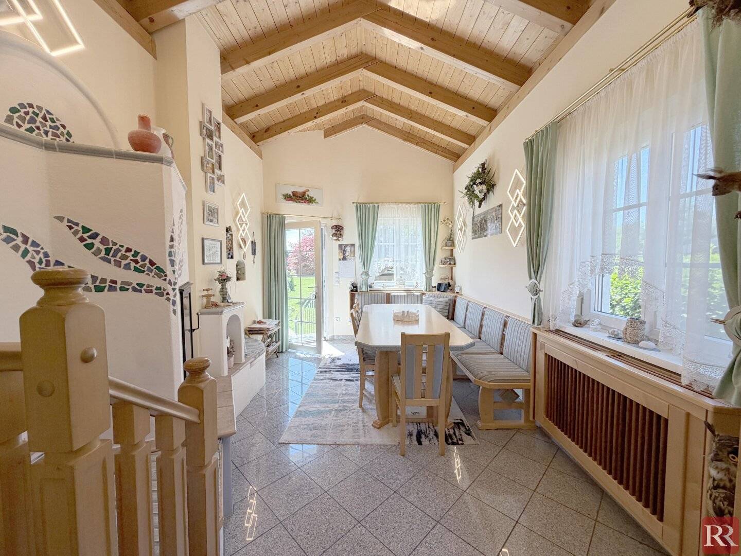 Großes Einfamilienhaus mit herrlicher Terrasse und vielen Extras