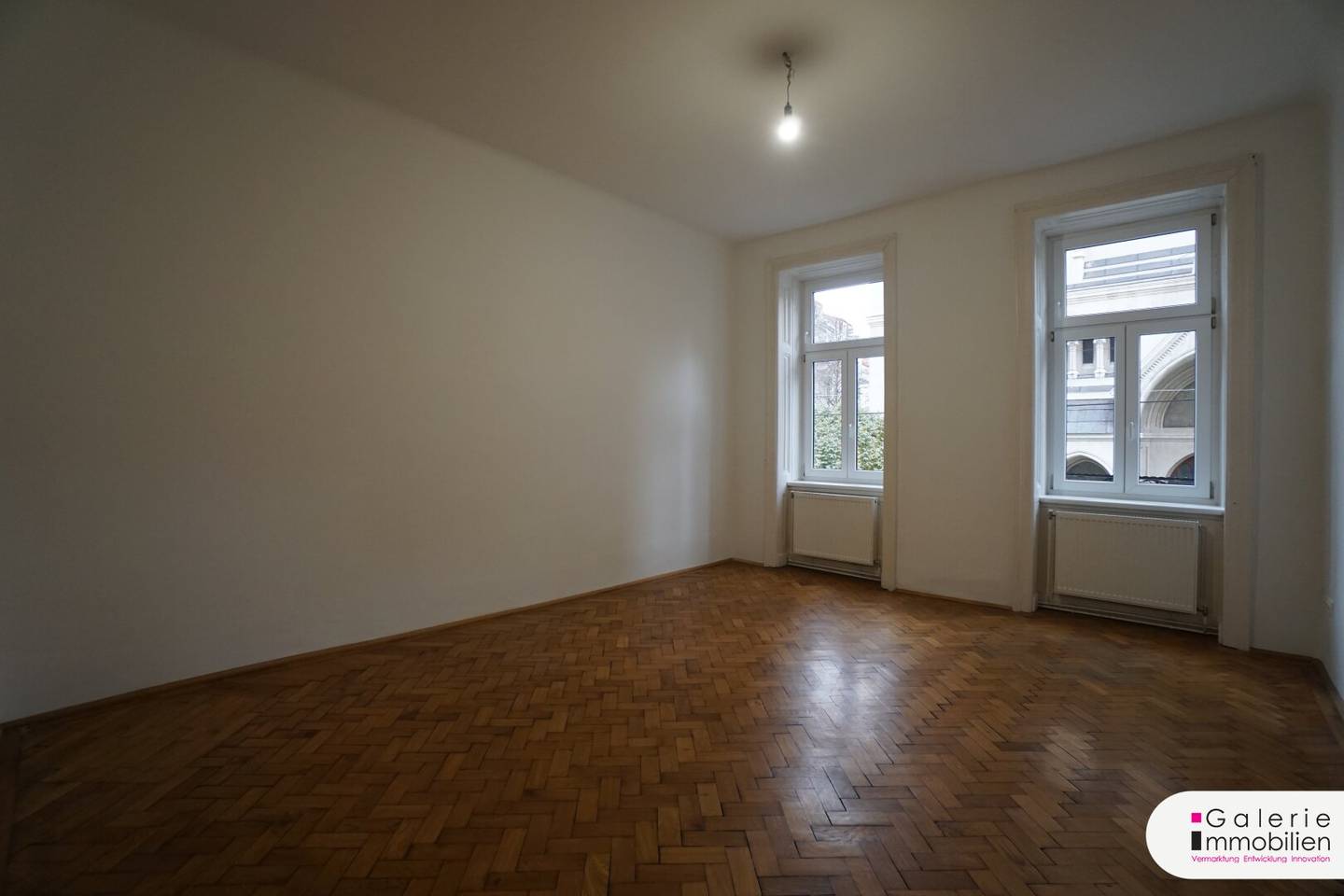 Bei der Canisiuskirche - schöne Altbauwohnung - WG-geeignet