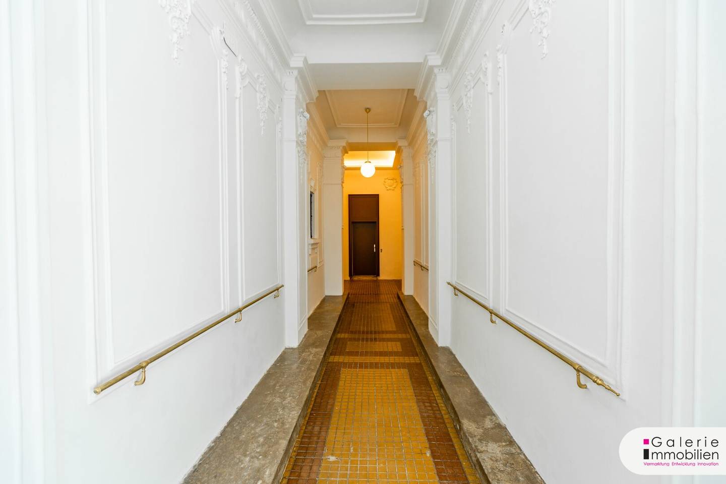 Bei der Canisiuskirche - schöne Altbauwohnung - WG-geeignet