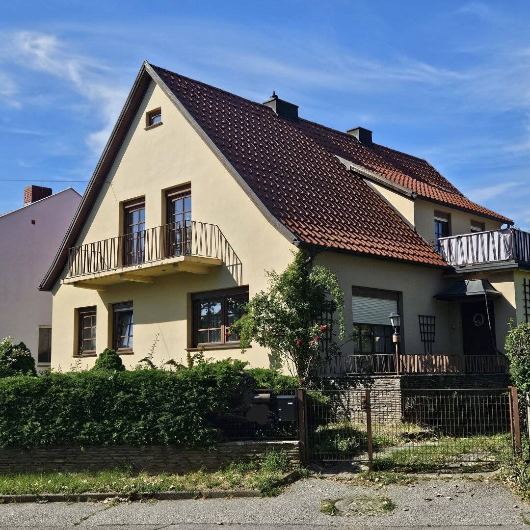 Neusiedl am See - Wohnen mit Charakter: Stilvolles Haus mit großem Grundstück und privater Wellnessoase