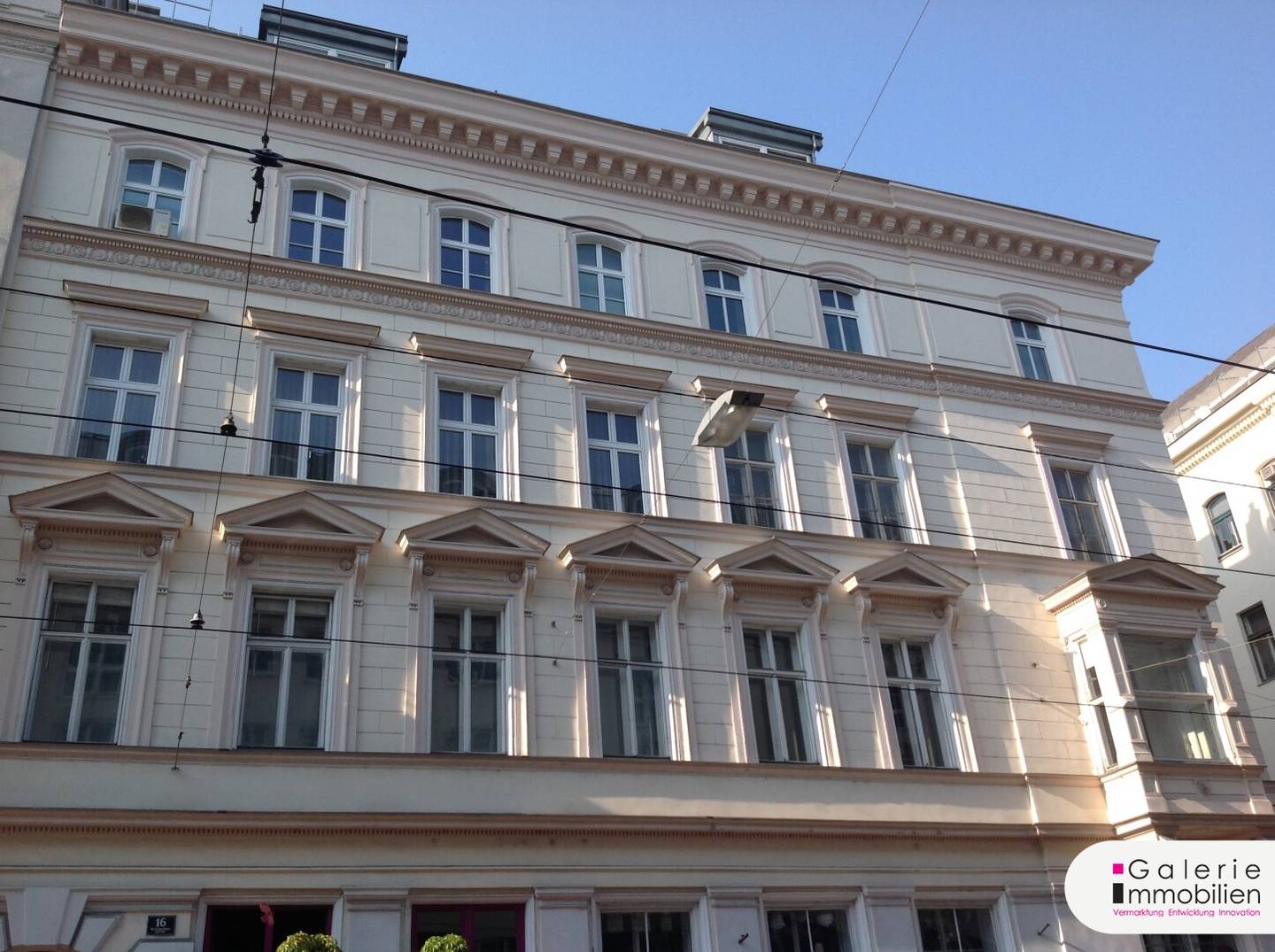 255m² at Spittelberg generous office and atelier spaces also for sale