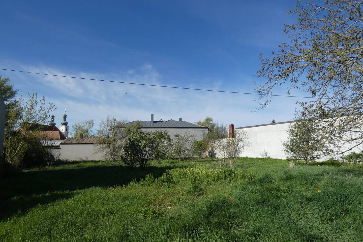 ZENTRALE LAGE RUHIGE ANWOHNERSTRASSE