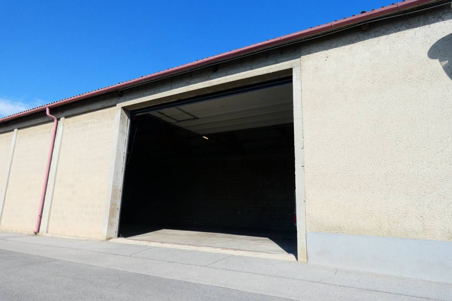 Large warehouse central location
