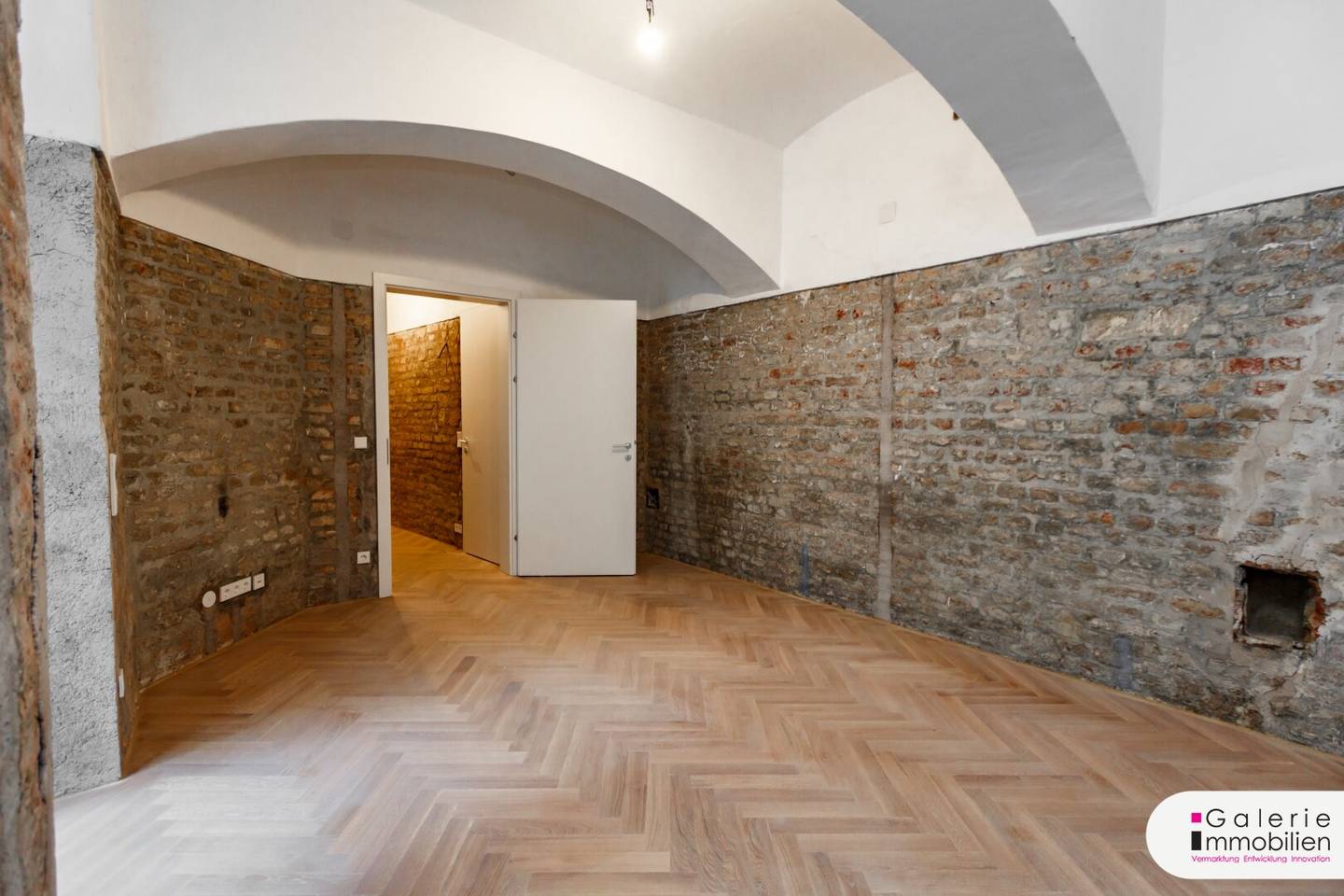 Studio - Office in renovated old building - own courtyard