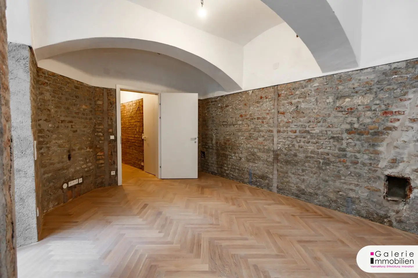 Studio - Office in renovated old building - own courtyard