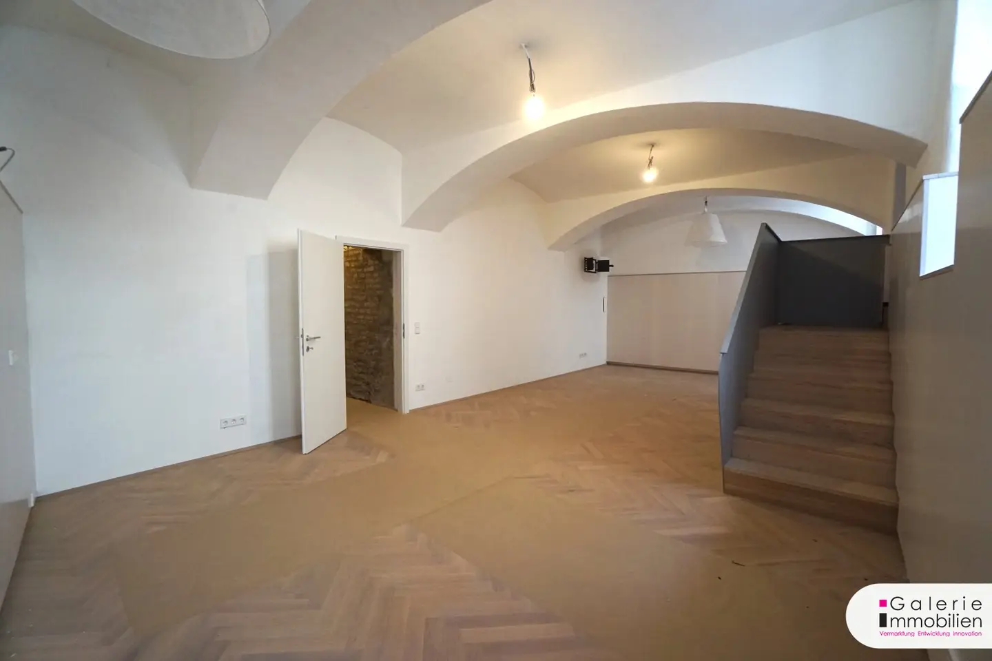 Studio - Office in renovated old building - own courtyard
