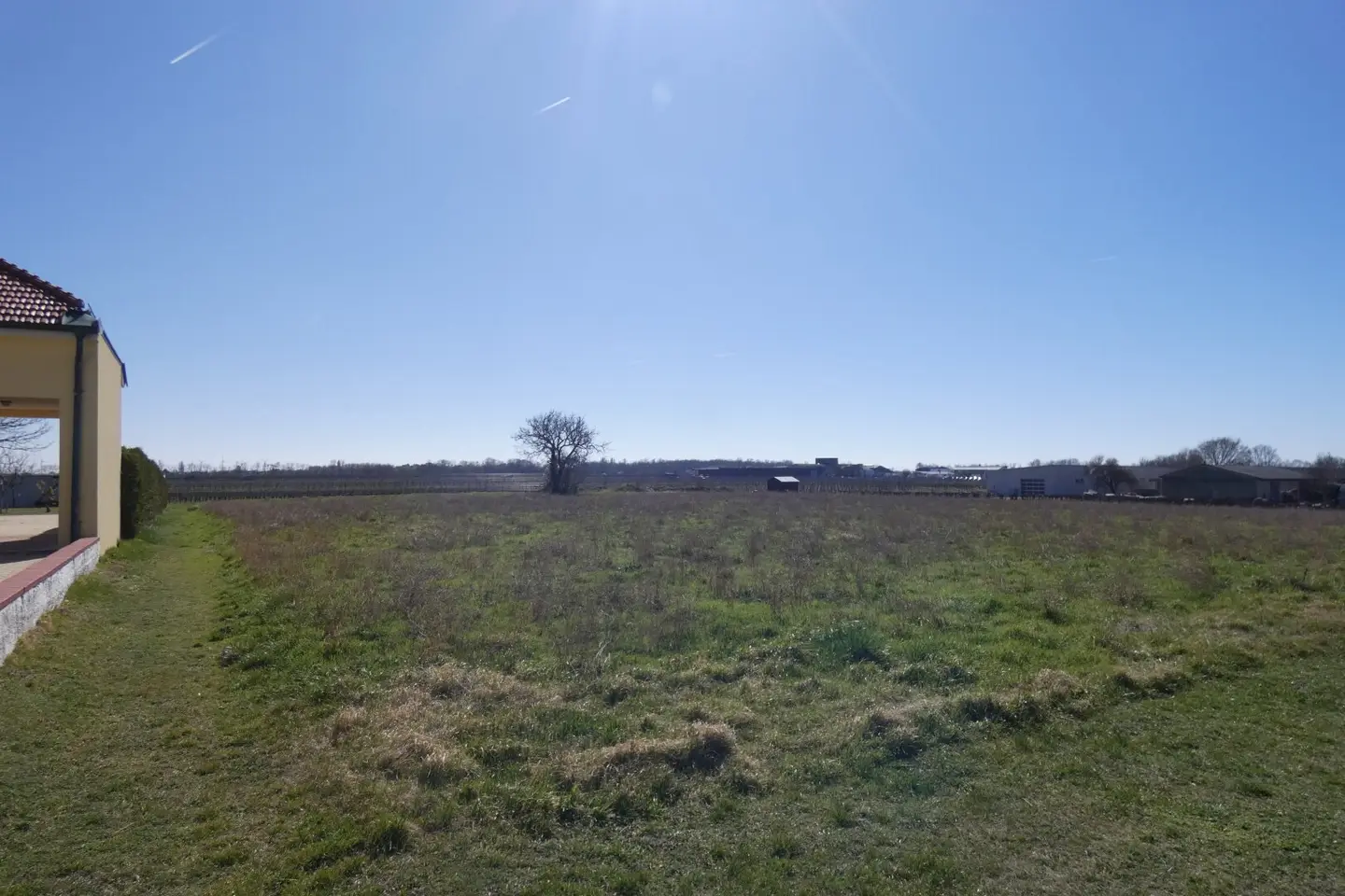 FOR PROPERTY DEVELOPERS!! 6 INDIVIDUAL PLOTS WITH 2 RESIDENTIAL UNITS EACH POSSIBLE