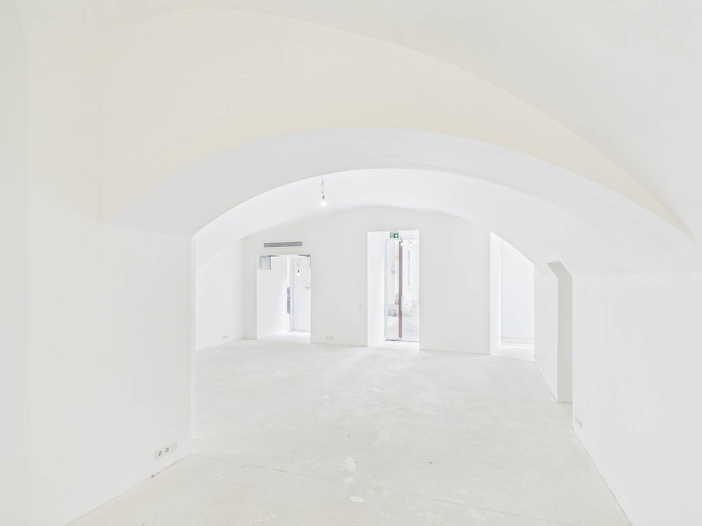 Apartment central inner city with Kohlmarkt view her a better choice? no continuation? wait