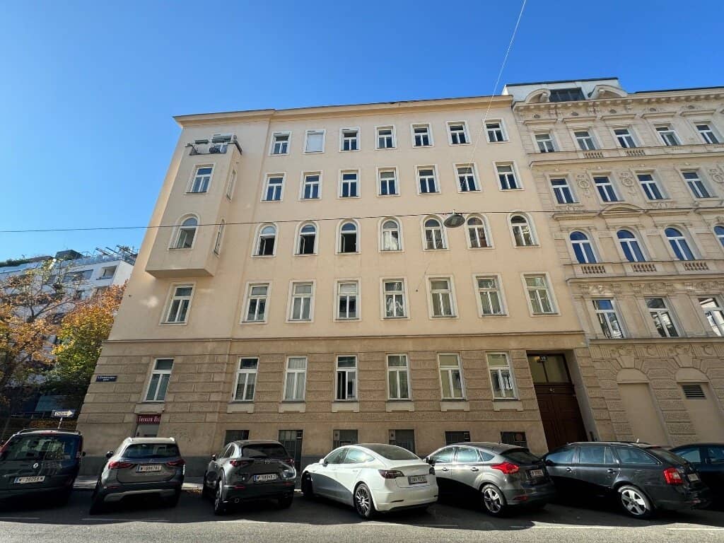 TOPLAGE/Erstbezug/Baubeginn  - Schöne 3 Zimmer Altbauwohnung (Top 7)