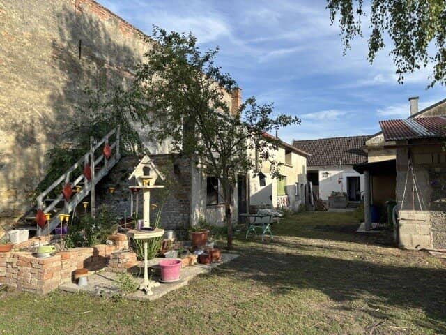 Trautmannsdorf - Seltene Gelegenheit: Ehemaliges Fuhrwerkerhaus mit Pferdestallungen, zahlreichen Nebengebäuden und beeindruckendem Entwicklungspotenzial