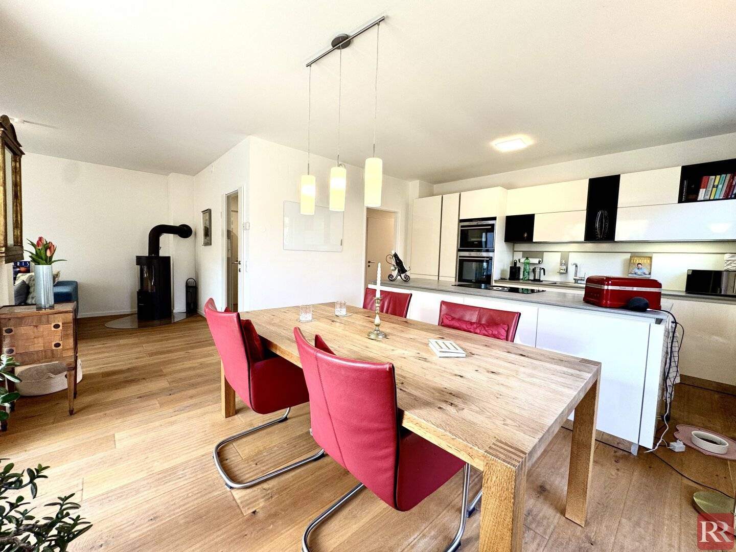 Moderne 4-Zimmer-Gartenwohnung mit 190m² Eigengarten und Carport in Klosterneuburg