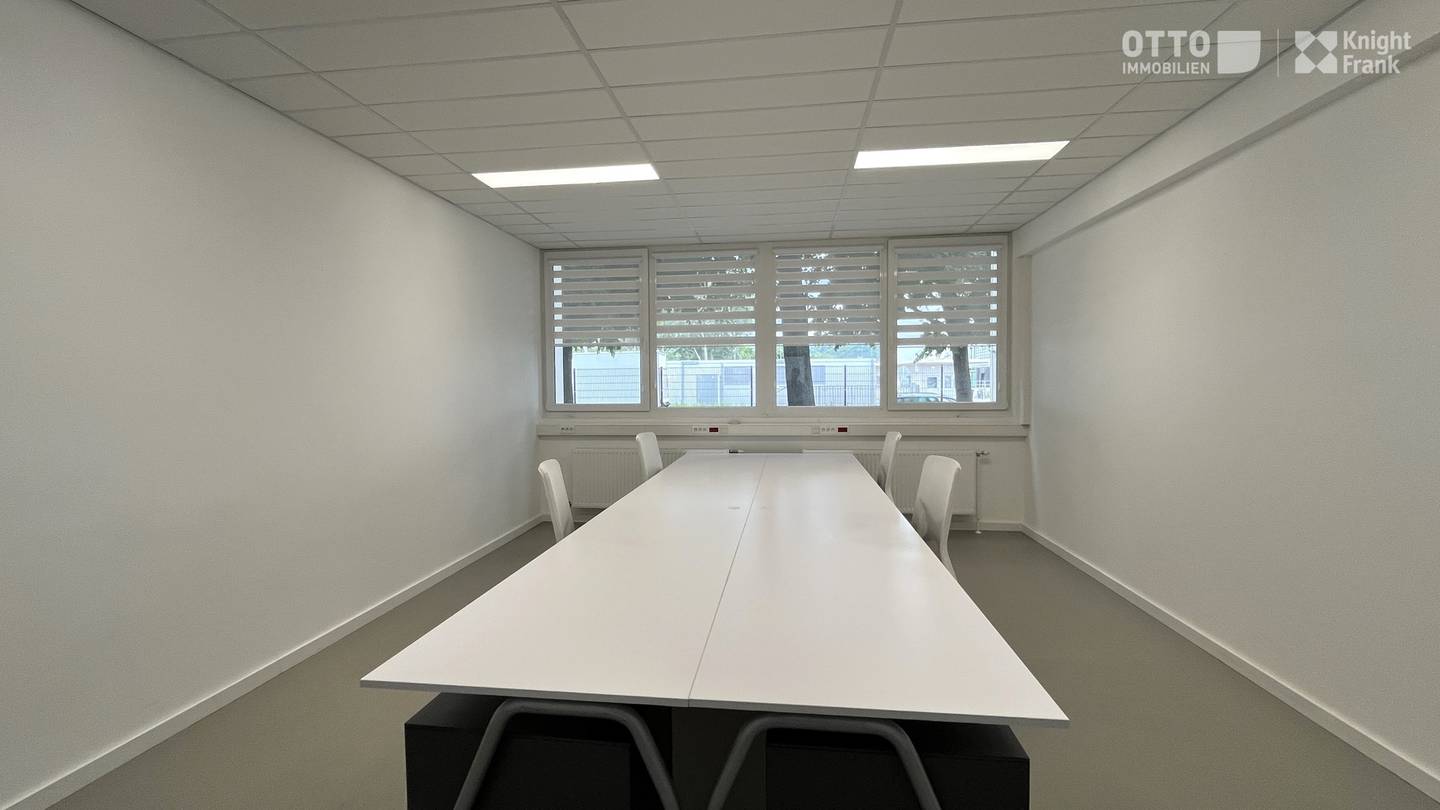Loft apartment directly at the A22 Strebersdorf with freight elevator