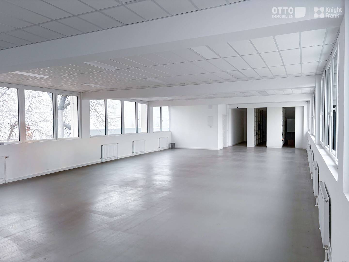 Loft apartment directly at the A22 Strebersdorf with freight elevator