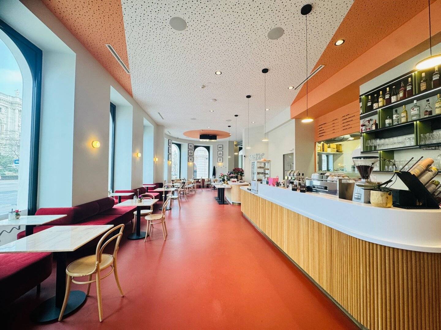 MODERNES GESCHÄFTSLOKAL IN TOPLAGE - NÄHE MUSEUMSQUARTIER