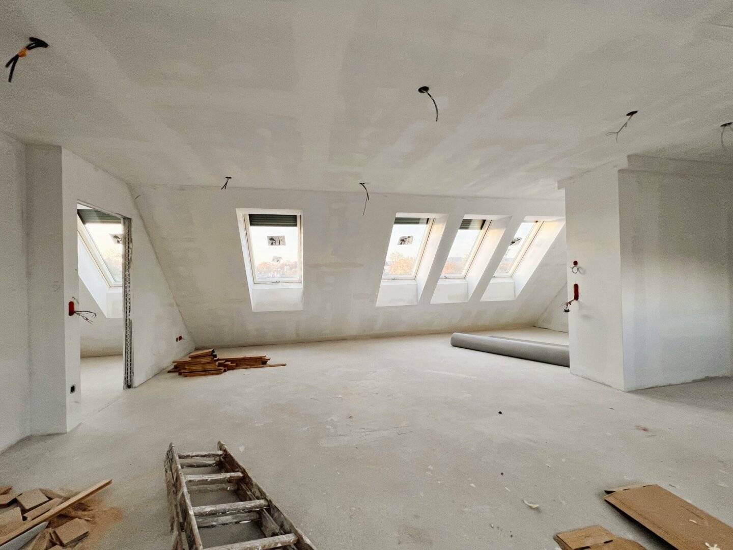 PRICE REDUCTION First occupancy attic expansion near Währinger Straße